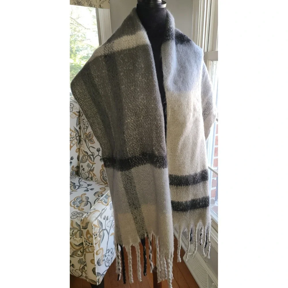 Women's Blanket Scarf Gray Stripe Brushed Fringe 16‎ x 72 Inches Cozy Warm